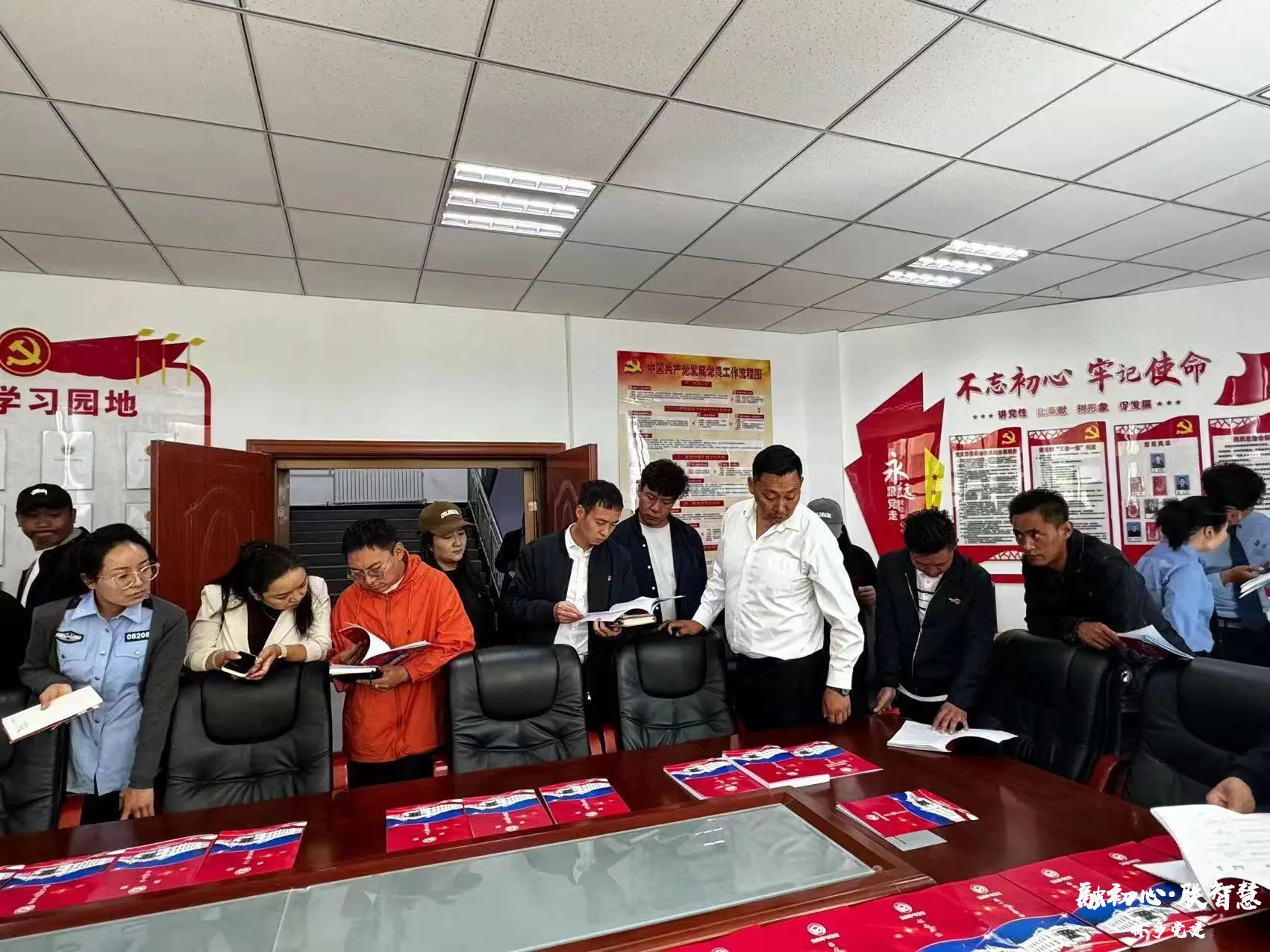 党建观摩展成效 互学互鉴促提升——称多县基层党建工作现场观摩活动侧记